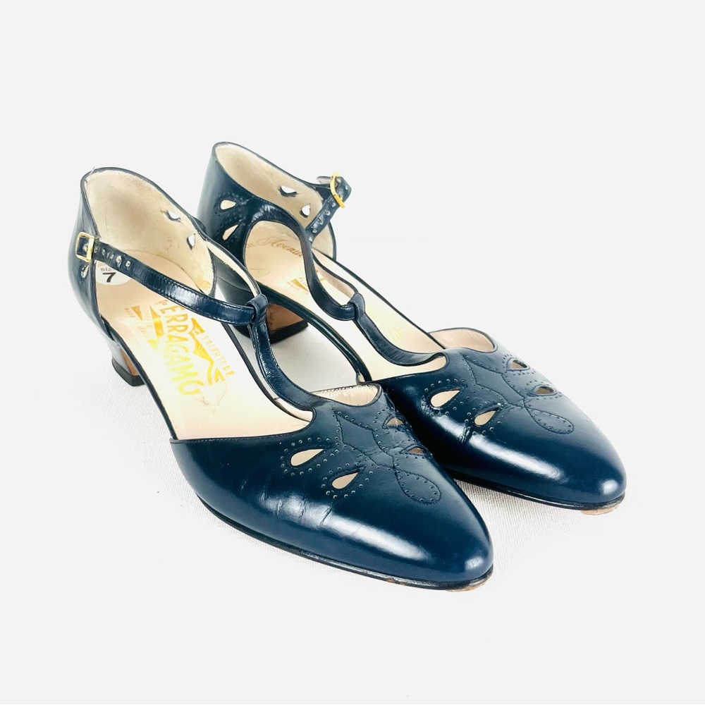 Vintage Salvatore Ferrgamo leather mary jane shoes - Picture 2 of 8